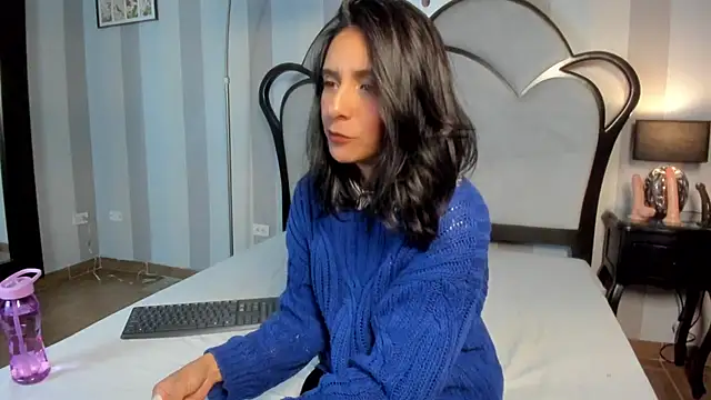 Snapshot of MiaAmore_ chatting on February 20, 2026, 6:54 pm MiaAmore online show from February 20, 2026, 6:54 pm