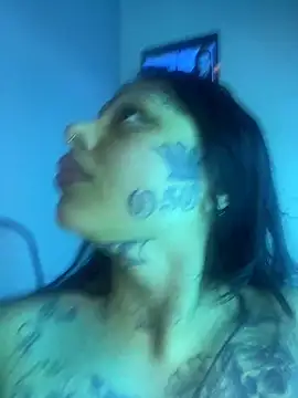 chicanachic13 online show from November 16, 2025, 8:46 pm