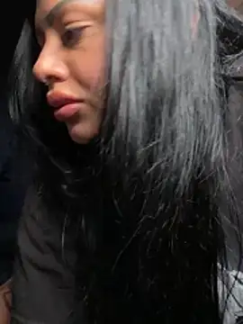 chicanachic13 online show from December 5, 2025, 7:07 am