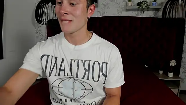 AustinJones  online show from July 7, 2026, 7:28 pm