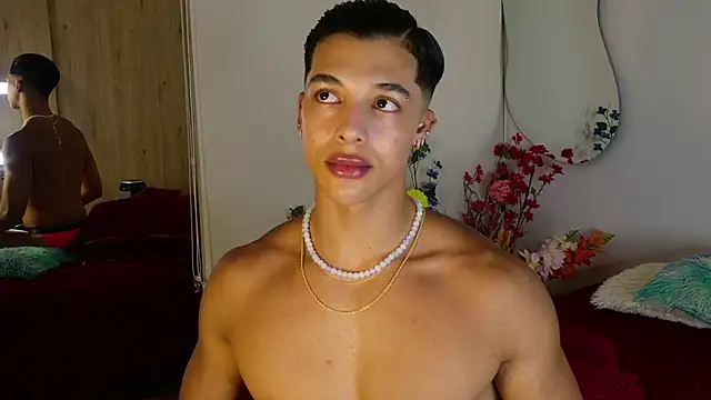 Snapshot of Troye_Williams chatting on July 28, 2026, 10:23 am Troye Williams online show from July 28, 2026, 10:23 am