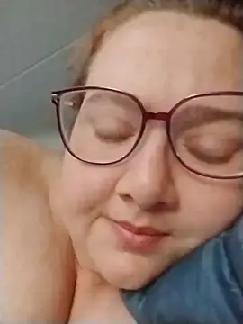 XEmoxkittyx online show from March 17, 2026, 7:44 am