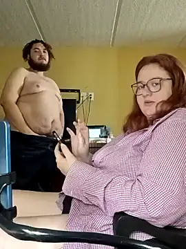 XEmoxkittyx online show from May 12, 2026, 12:08 am