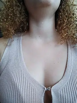 SirenRouge 69 online show from March 12, 2026, 9:08 pm