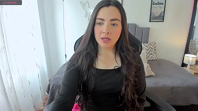 amaia monet online show from October 12, 2025, 6:42 pm