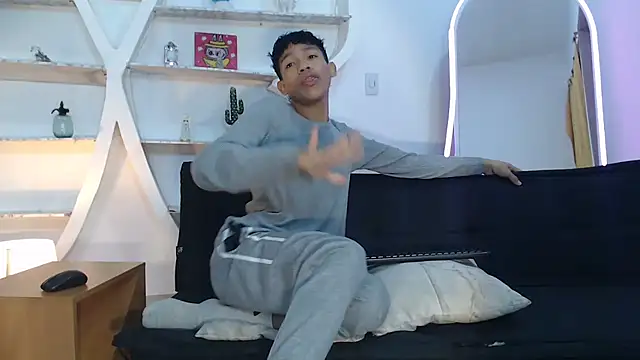 BEAUTY BOYS1 online show from October 8, 2025, 6:37 am