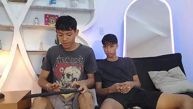 BEAUTY BOYS1 online show from October 3, 2025, 7:10 am