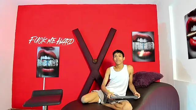 Snapshot of BEAUTY_BOYS1 chatting on March 11, 2026, 7:30 pm BEAUTY BOYS1 online show from March 11, 2026, 7:30 pm