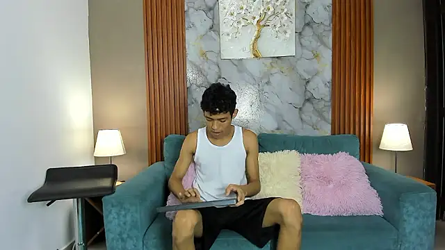 Snapshot of BEAUTY_BOYS1 chatting on March 8, 2026, 2:20 pm BEAUTY BOYS1 online show from March 8, 2026, 2:20 pm