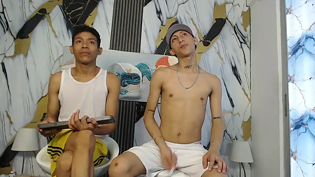 Snapshot of BEAUTY_BOYS1 chatting on February 20, 2026, 8:00 pm BEAUTY BOYS1 online show from February 20, 2026, 8:00 pm