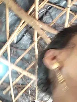 Snapshot of Rakhi_j chatting on February 3, 2026, 4:32 am Rakhi j online show from February 3, 2026, 4:32 am