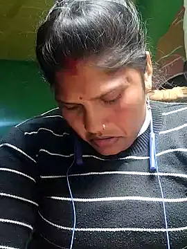 Snapshot of Rakhi_j chatting on November 16, 2025, 10:09 am Rakhi j online show from November 16, 2025, 10:09 am