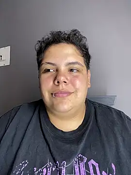 Snapshot of Hailey_Curvy chatting on August 7, 2026, 10:49 pm Hailey Curvy online show from August 7, 2026, 10:49 pm