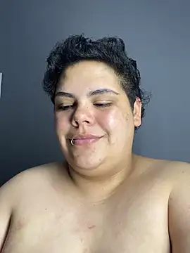 Snapshot of Hailey_Curvy chatting on July 28, 2026, 3:14 am Hailey Curvy online show from July 28, 2026, 3:14 am