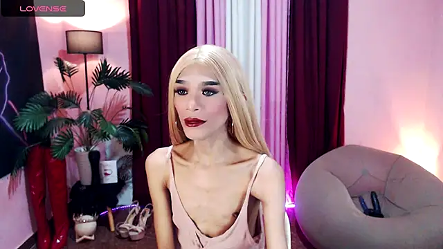 itsmeMonicaloove69 online show from September 12, 2025, 2:01 am