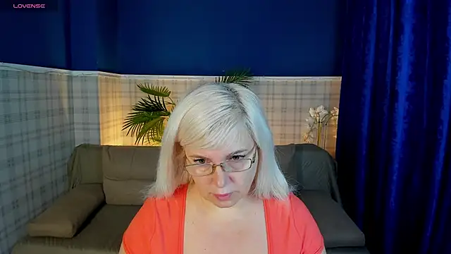 Hella Fabel online show from November 23, 2025, 1:04 am