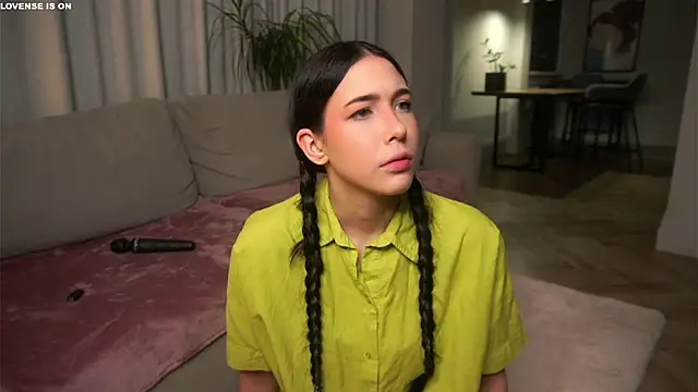 EviaRabasca online show from November 20, 2025, 11:33 am