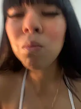 BrendaCrean online show from June 25, 2026, 1:05 pm