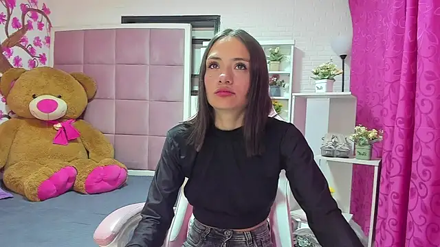 Tammy Thompson  online show from March 3, 2026, 2:02 pm