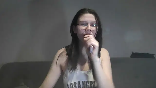 LaVostraDorothy online show from December 14, 2025, 8:47 pm