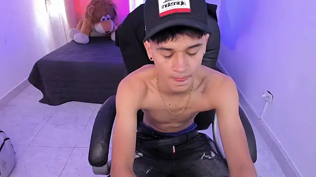 Snapshot of Aron_Boyy chatting on March 14, 2026, 8:26 pm Aron Boyy online show from March 14, 2026, 8:26 pm