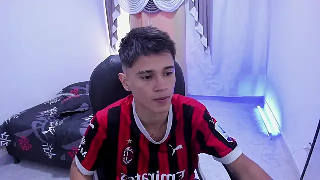 Aron Boyy online show from November 28, 2025, 7:58 pm