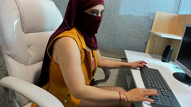 Snapshot of DaliaRahal chatting on February 13, 2026, 1:00 pm DaliaRahal online show from February 13, 2026, 1:00 pm