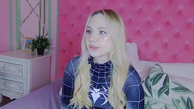 Sky Cutie online show from March 15, 2026, 5:14 am