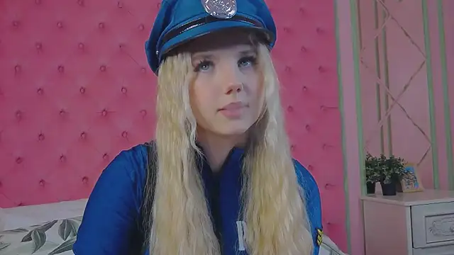 Sky Cutie online show from October 14, 2025, 4:57 am