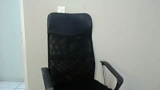 Snapshot of QueenpatieX chatting on February 22, 2026, 2:41 pm QueenpatieX online show from February 22, 2026, 2:41 pm