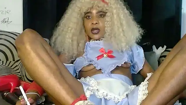 Snapshot of QueenpatieX chatting on February 28, 2026, 10:31 pm QueenpatieX online show from February 28, 2026, 10:31 pm