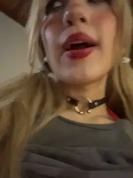 SweetBunnyGF online show from September 17, 2025, 11:07 pm