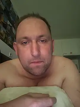 Snapshot of GenuineDedication42 chatting on March 4, 2026, 11:18 am GenuineDedication42 online show from March 4, 2026, 11:18 am