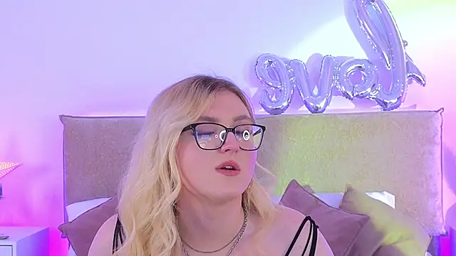 Jules night online show from August 1, 2026, 9:02 pm