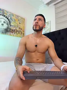 Thiago Hill online show from May 6, 2026, 3:43 am