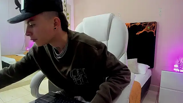 Nascary Fox online show from October 8, 2025, 7:25 pm