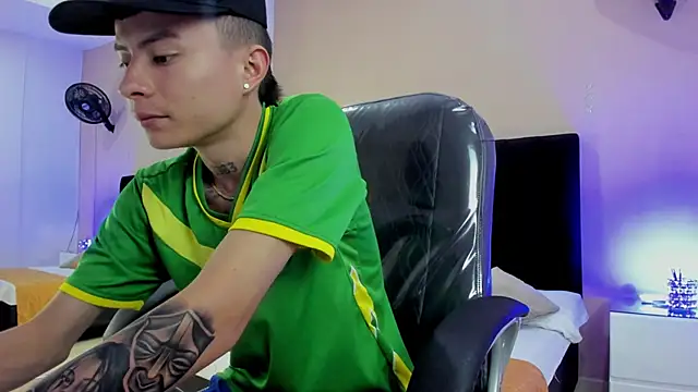 Nascary Fox online show from November 12, 2025, 8:01 pm