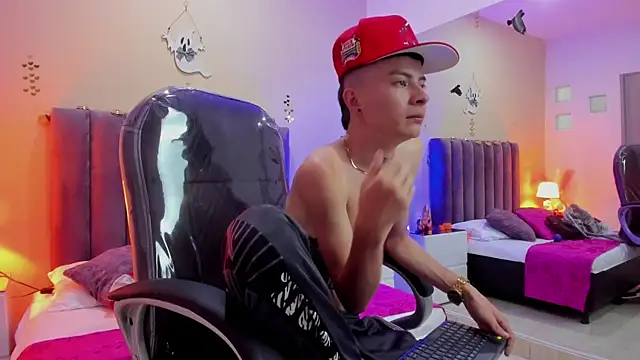 Nascary Fox online show from October 29, 2025, 7:35 pm