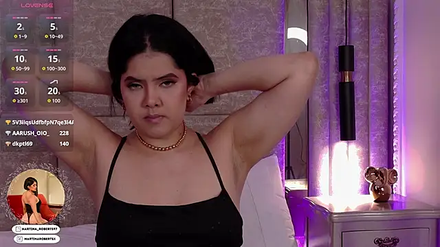 Martina-Roberts- online show from November 5, 2025, 4:04 am