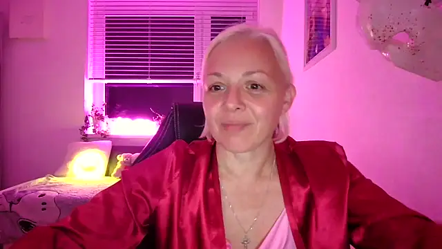 Linsy Kim online show from September 18, 2025, 6:11 pm