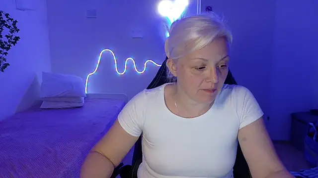 Linsy Kim online show from May 3, 2026, 7:06 pm
