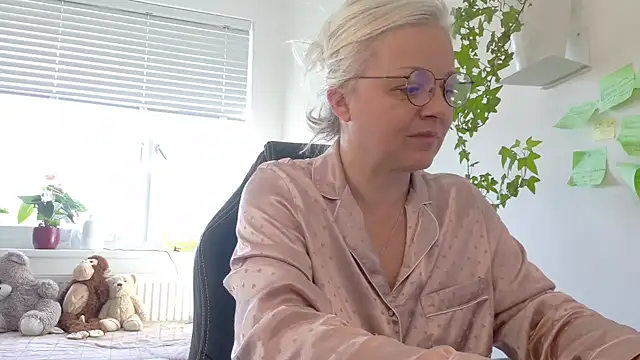 Linsy Kim online show from March 7, 2026, 10:10 am