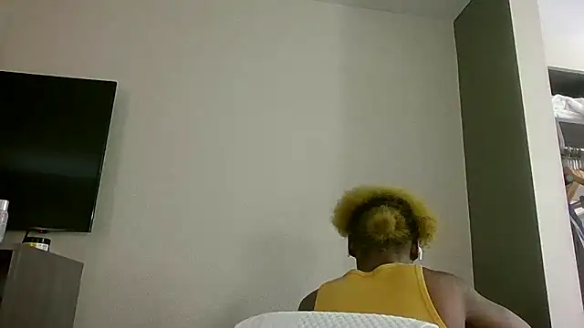 Snapshot of Tishrella6 chatting on April 30, 2026, 8:57 pm Tishrella6 online show from April 30, 2026, 8:57 pm