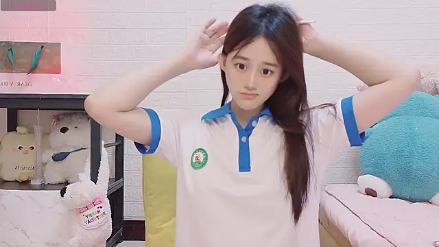 marina-cutegirll online show from October 7, 2025, 3:46 pm