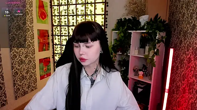 Morana Batt online show from September 18, 2025, 1:52 am