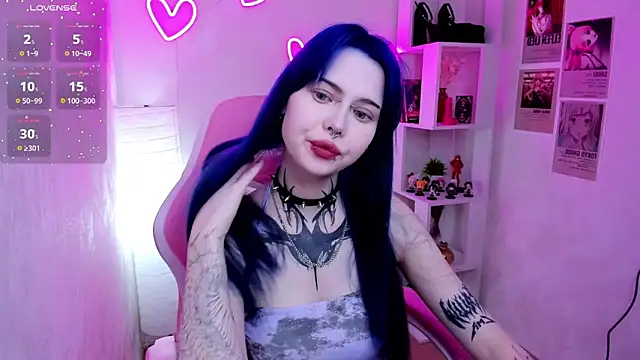 Morana Batt online show from December 15, 2025, 2:06 am