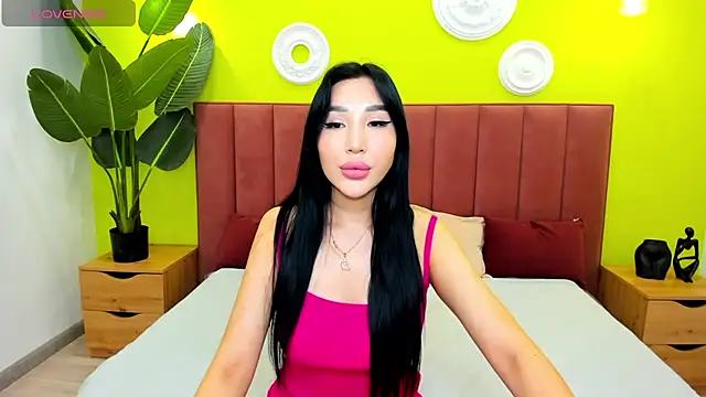 Jennifer Munoz online show from October 5, 2025, 1:29 am