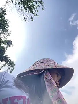 Snapshot of Ngoc-bbi chatting on May 7, 2026, 2:16 am Ngoc-bbi online show from May 7, 2026, 2:16 am
