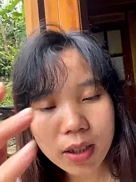 Ngoc-bbi online show from October 15, 2025, 5:28 am