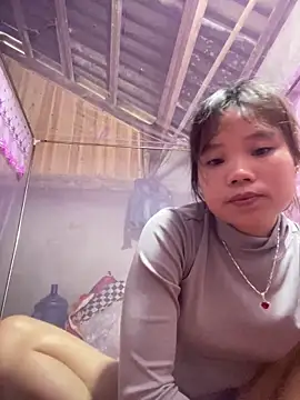 Snapshot of Ngoc-bbi chatting on May 12, 2026, 4:42 am Ngoc-bbi online show from May 12, 2026, 4:42 am